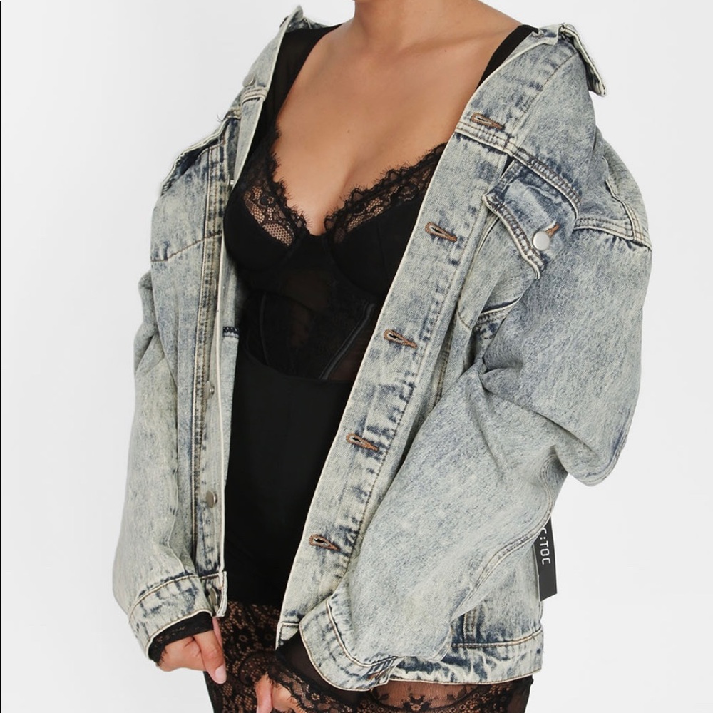 BRAND NEW Women's Acid wash denim blue jean jacket